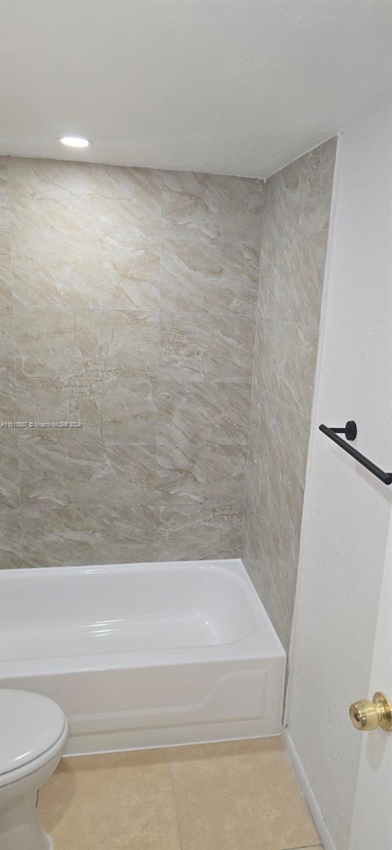 9915 W Okeechobee Rd # 508 Unit: 2-508