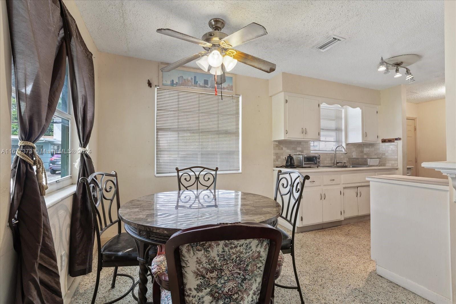 6121 Tamiami Canal Rd