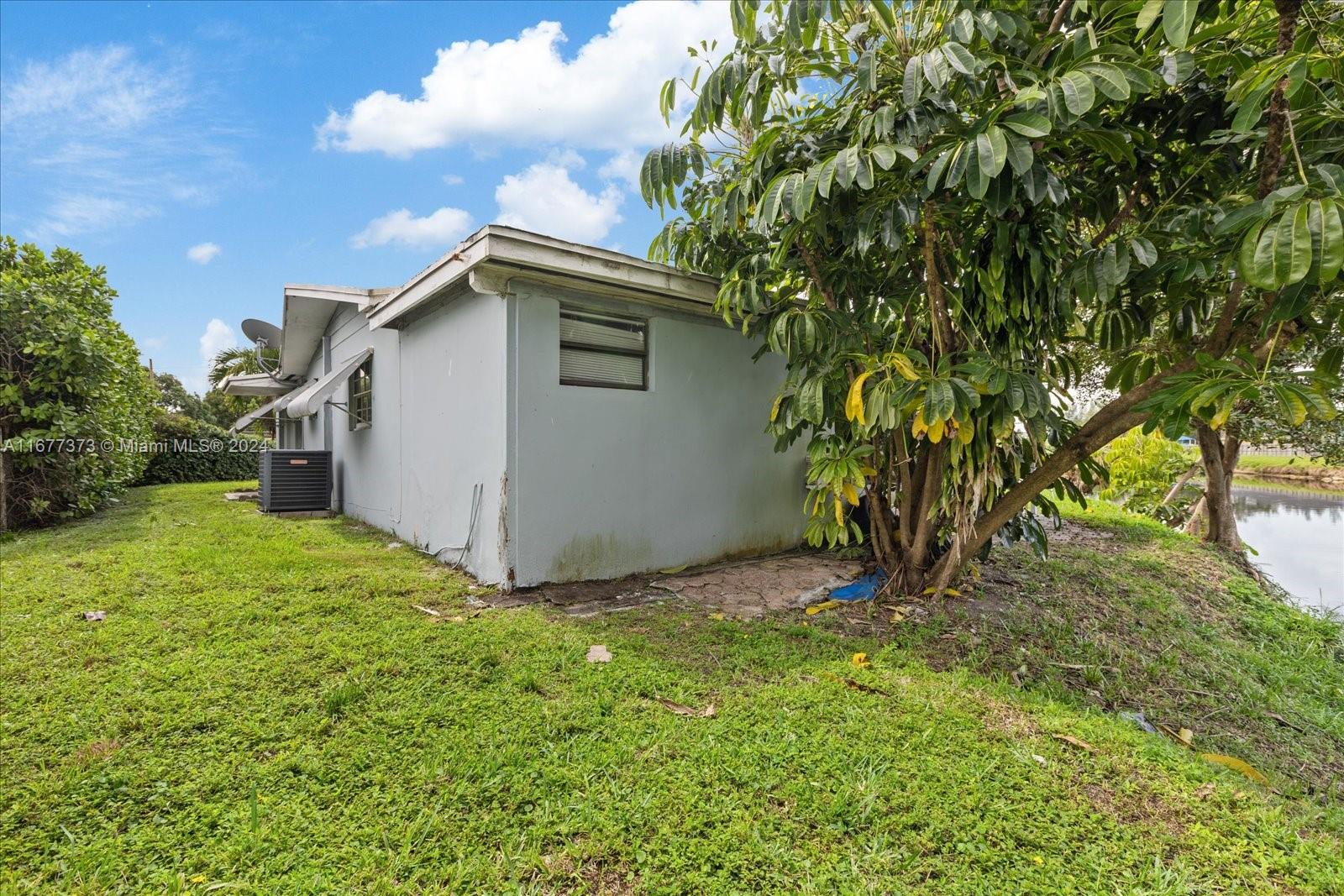 6121 Tamiami Canal Rd
