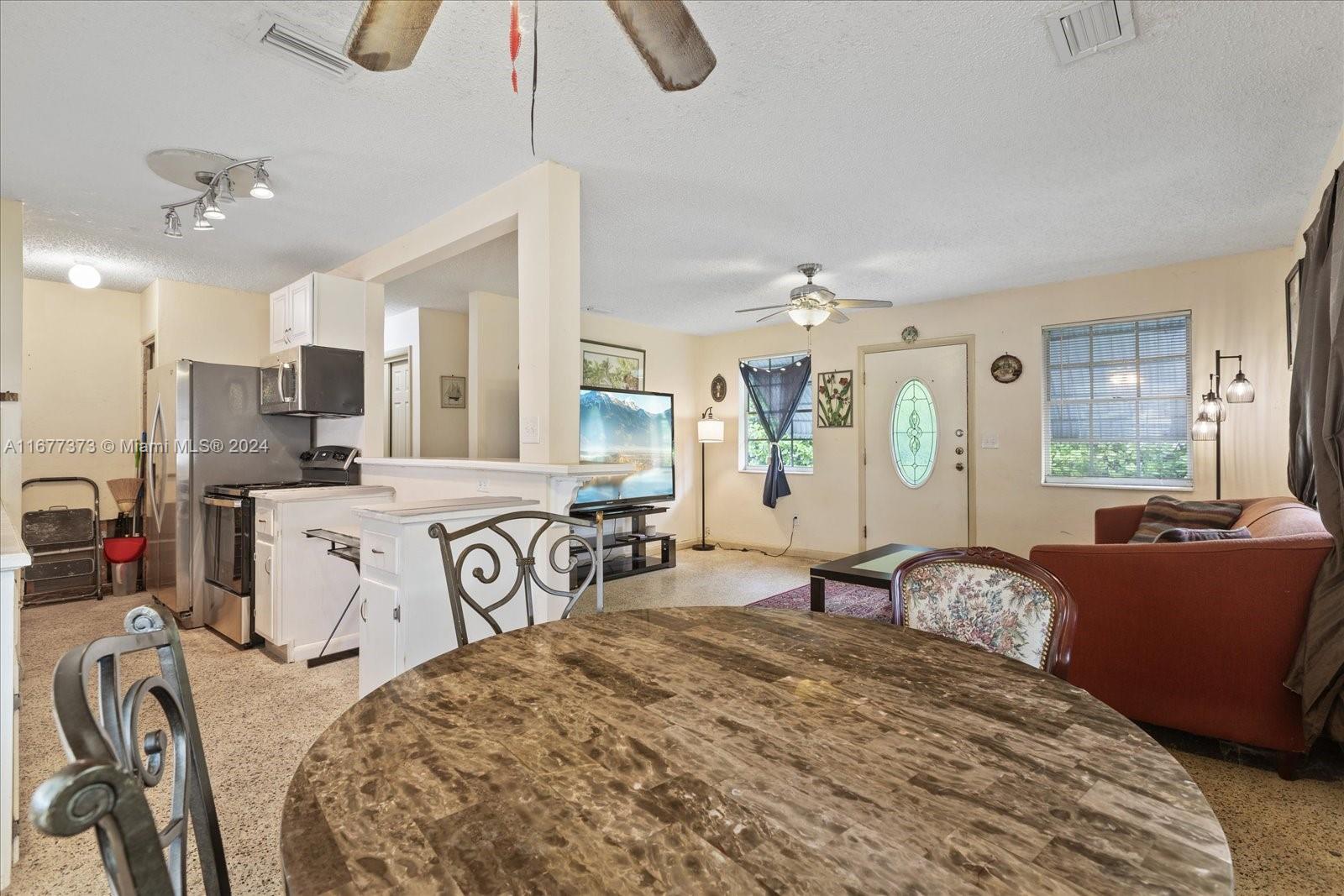 6121 Tamiami Canal Rd