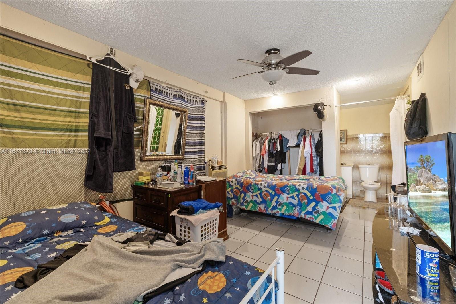 6121 Tamiami Canal Rd
