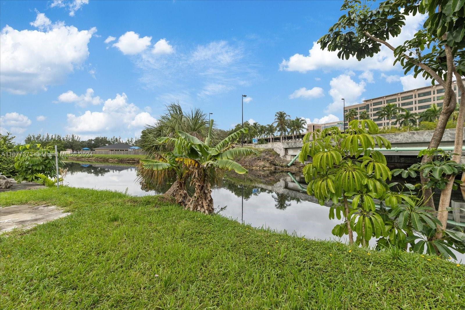 6121 Tamiami Canal Rd
