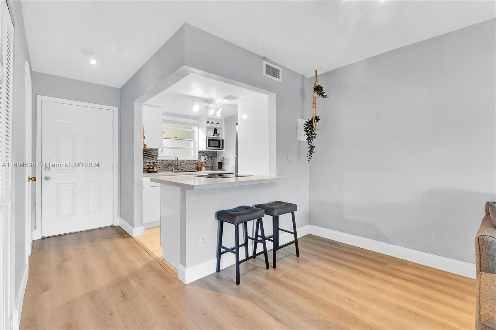 8600 SW 109th Ave # 207 Unit: 4-207