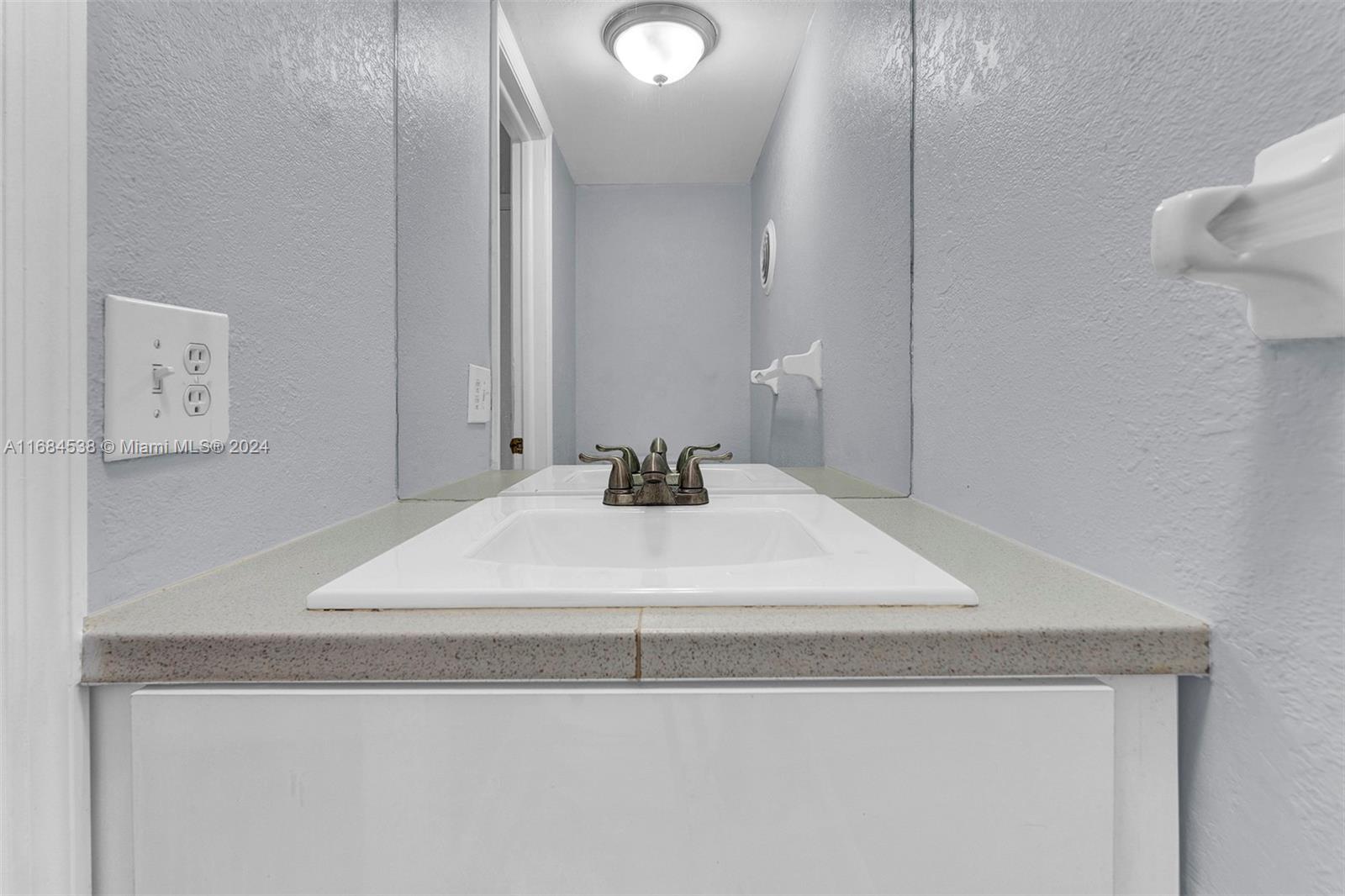 8600 SW 109th Ave # 207 Unit: 4-207