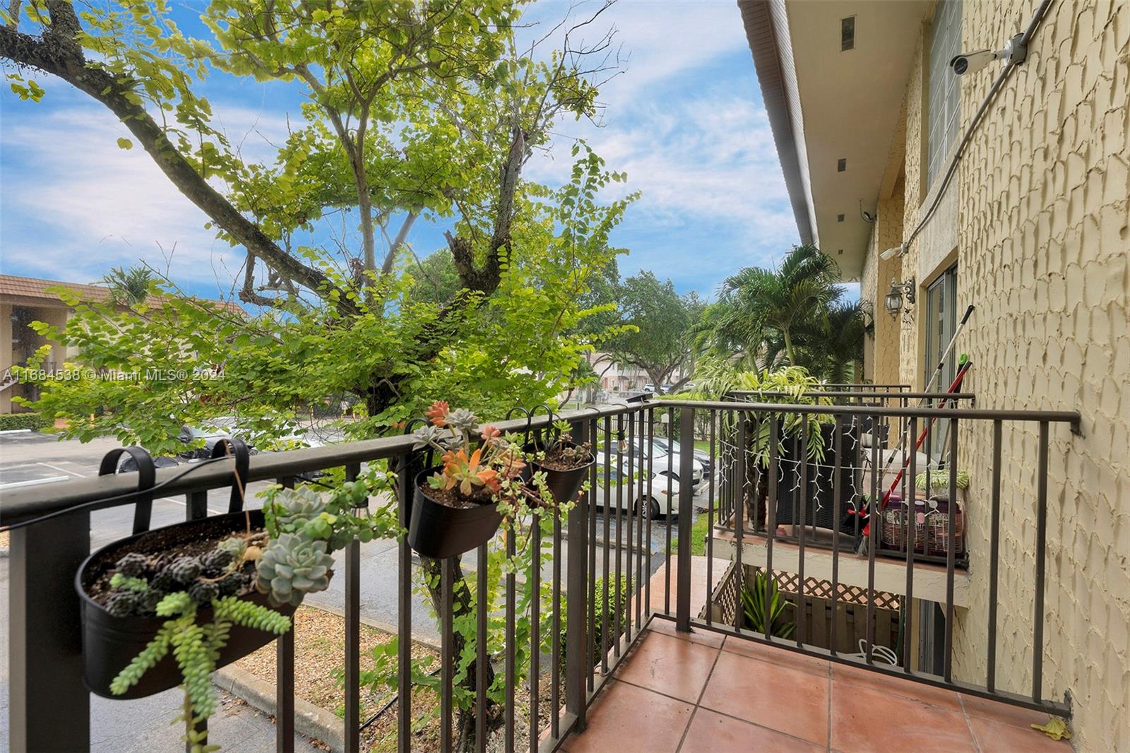 8600 SW 109th Ave # 207 Unit: 4-207
