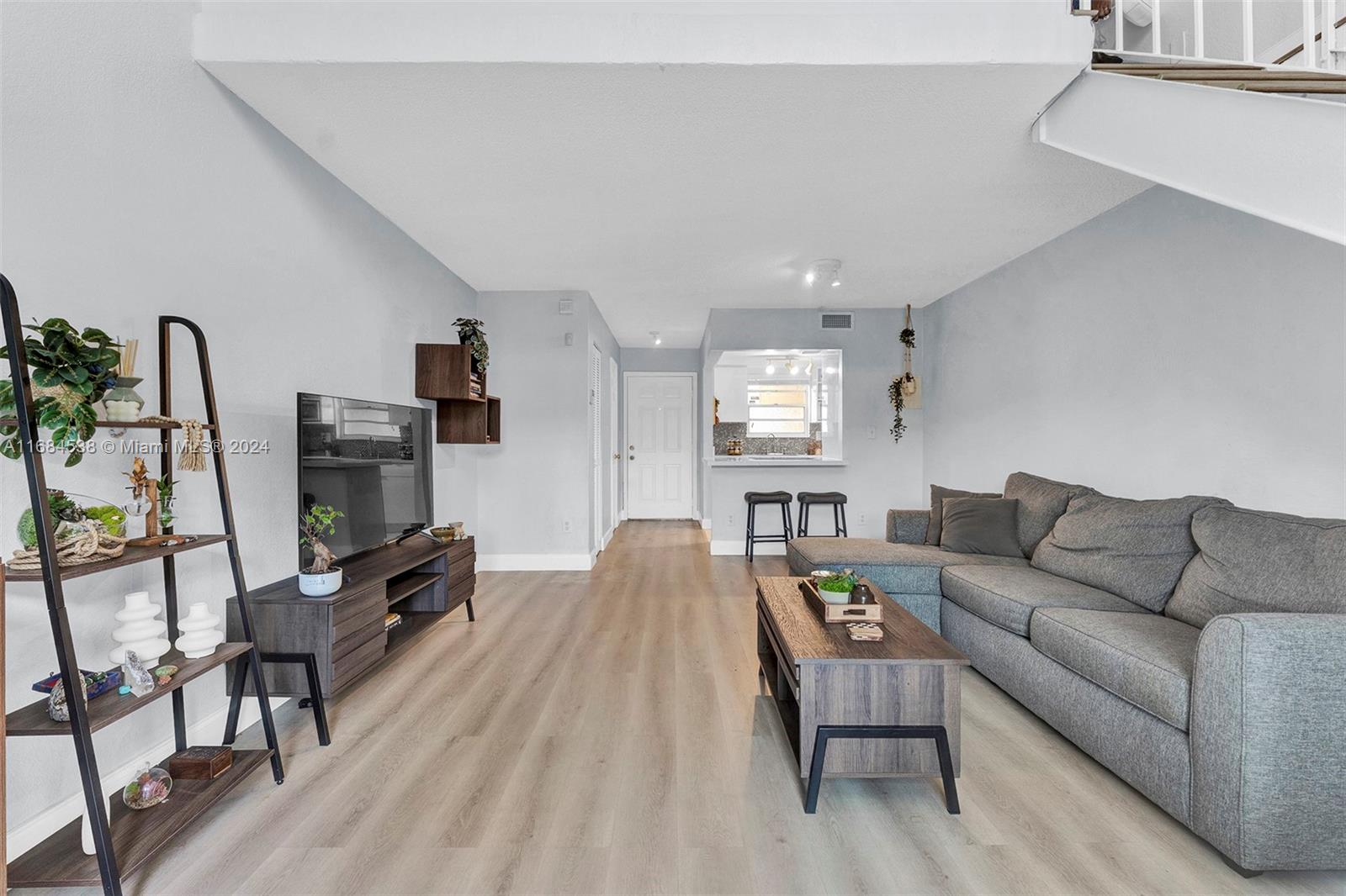 8600 SW 109th Ave # 207 Unit: 4-207