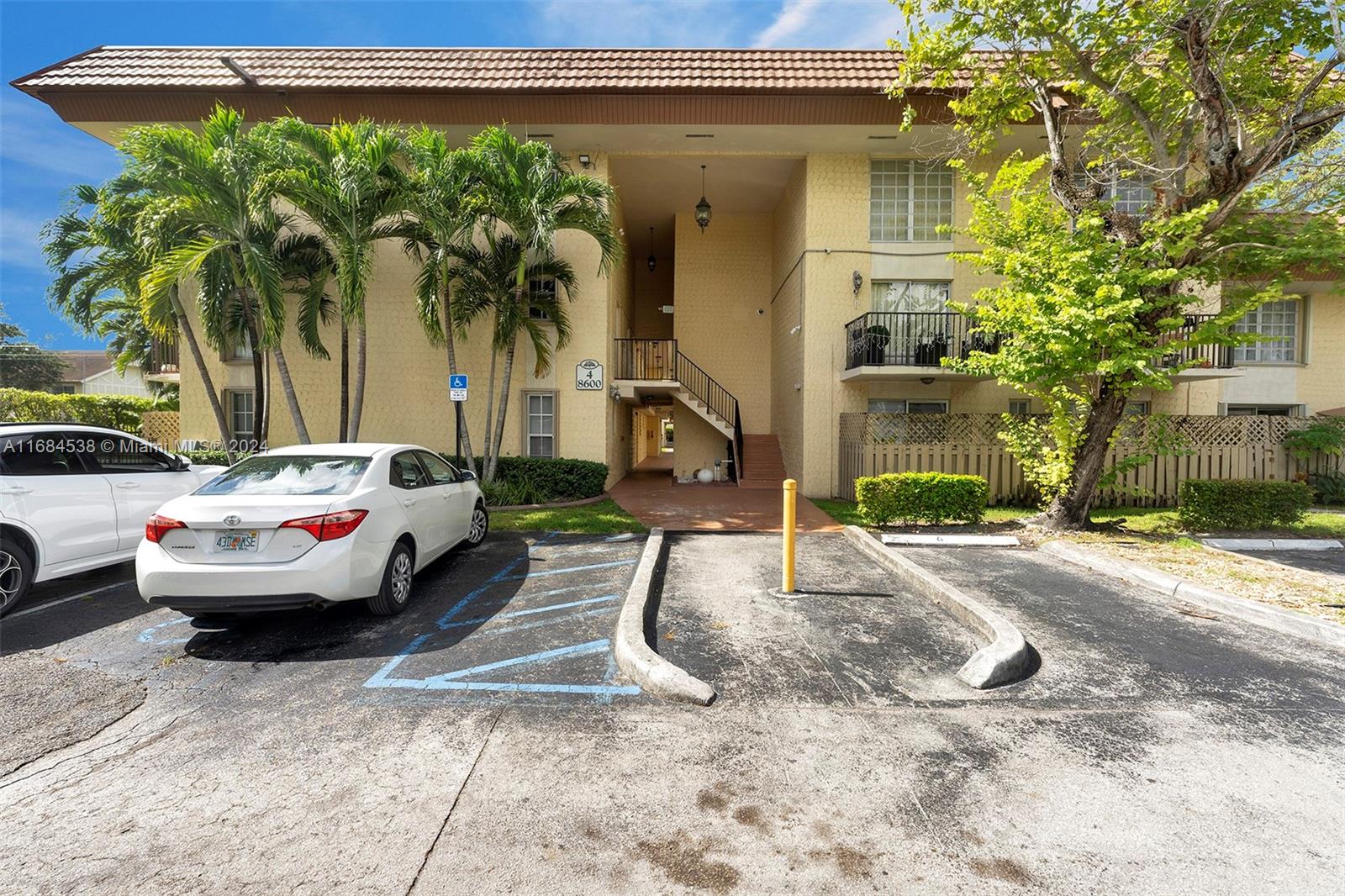 8600 SW 109th Ave # 207 Unit: 4-207