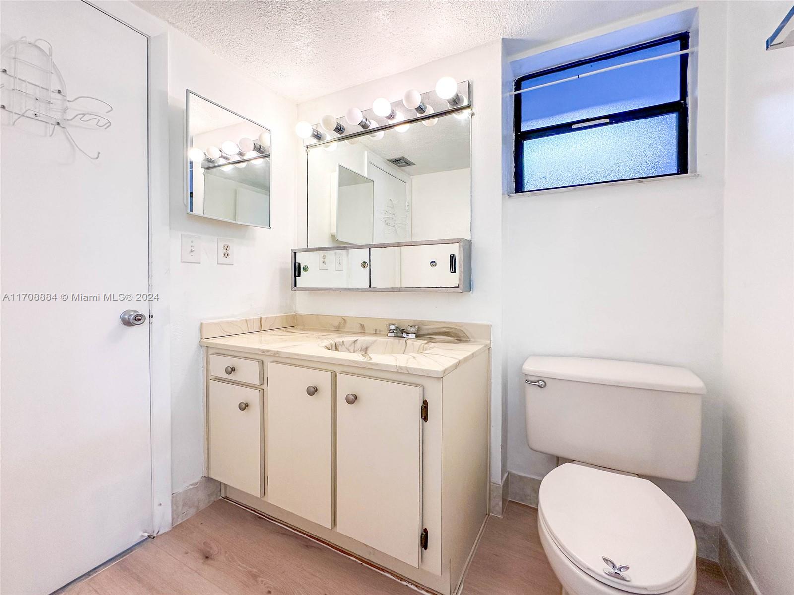 1100 Colony Point Cir # 218