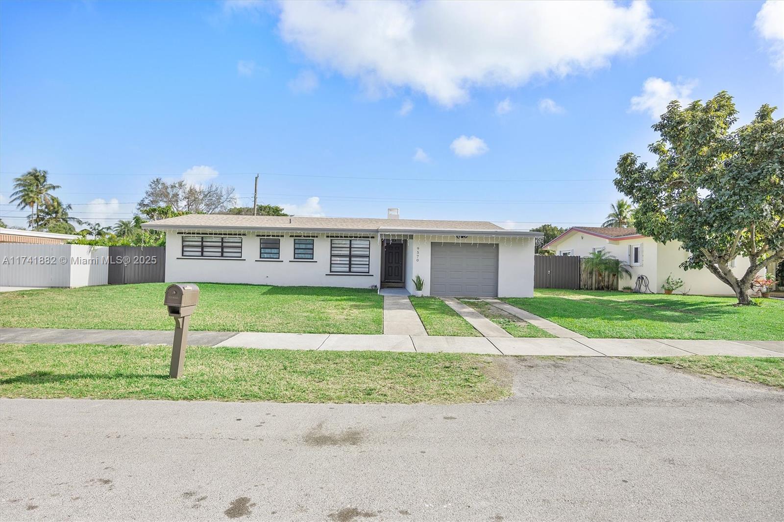 9570 Jamaica Dr