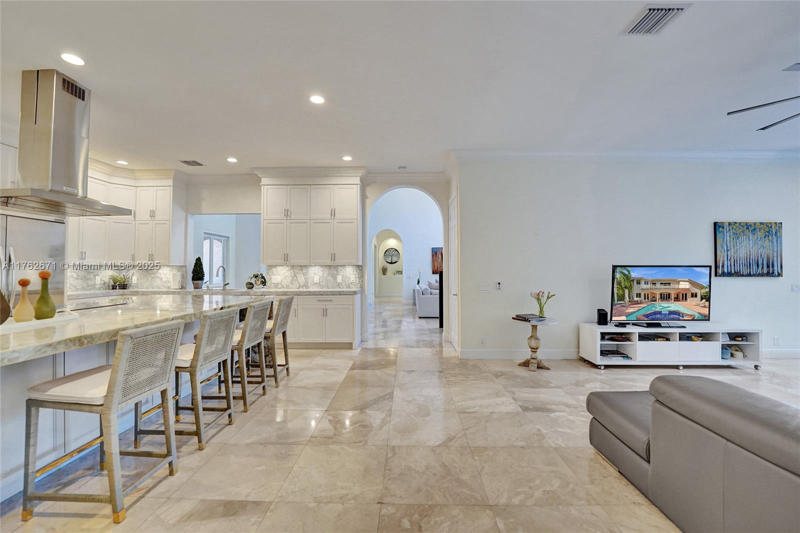 2481 Provence Cir