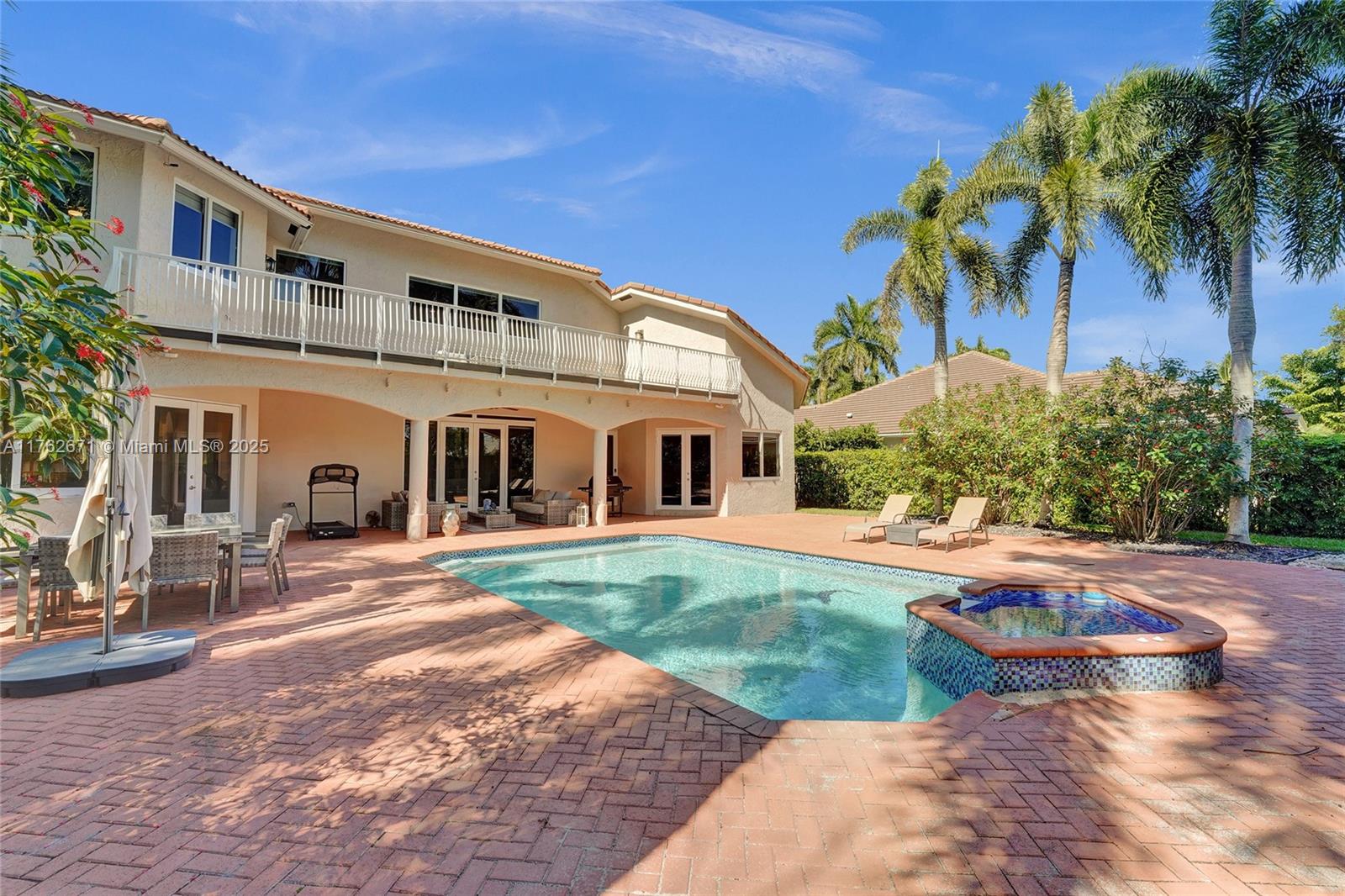 2481 Provence Cir