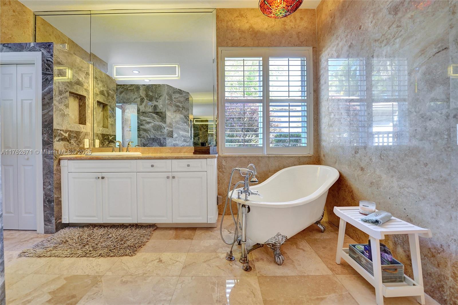 2481 Provence Cir