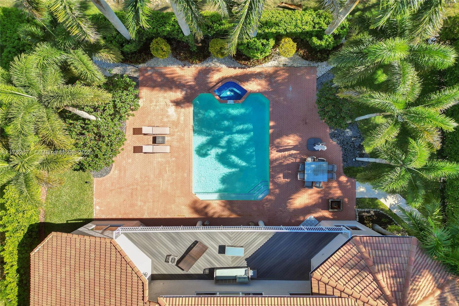 2481 Provence Cir