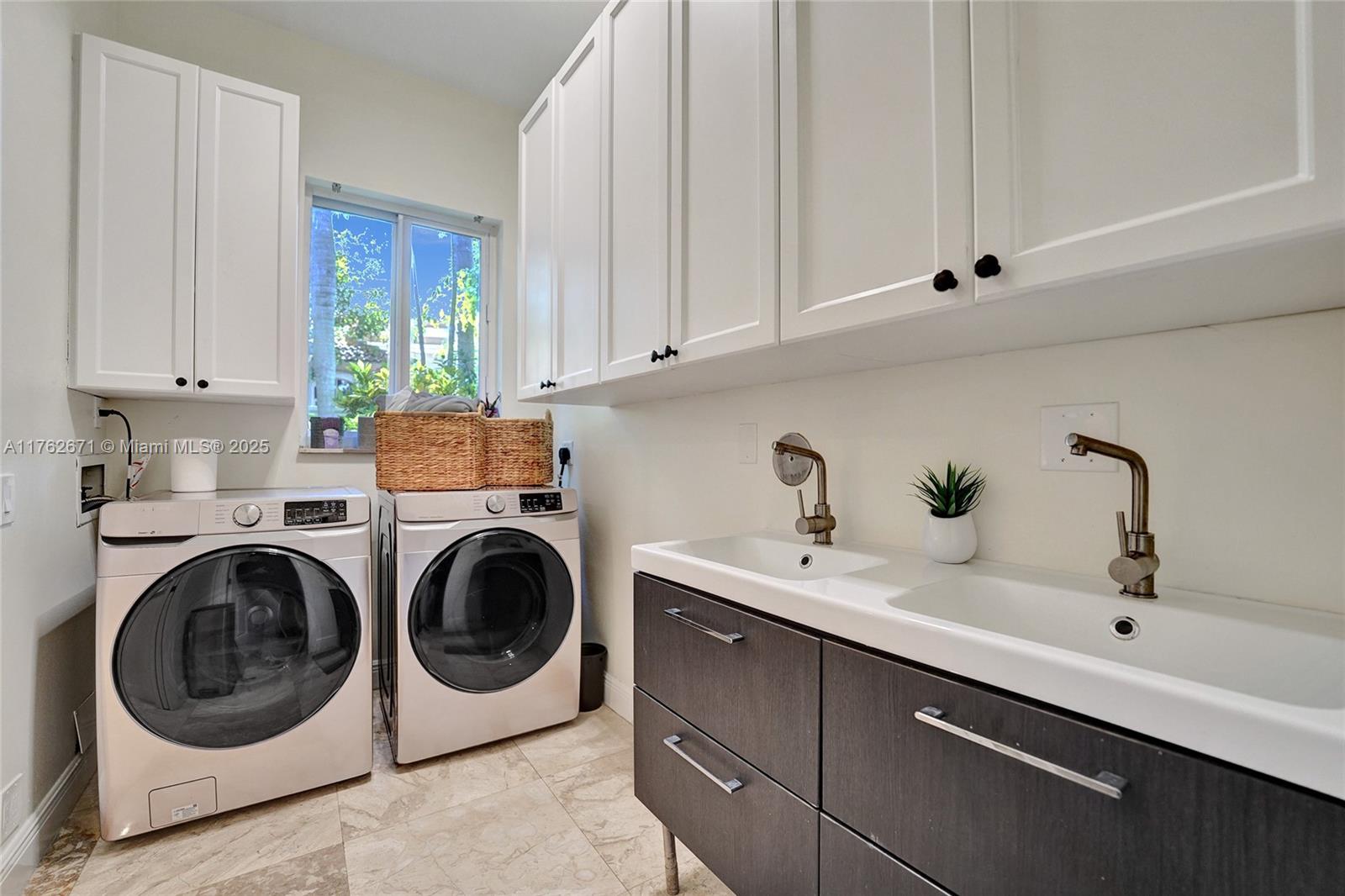 2481 Provence Cir