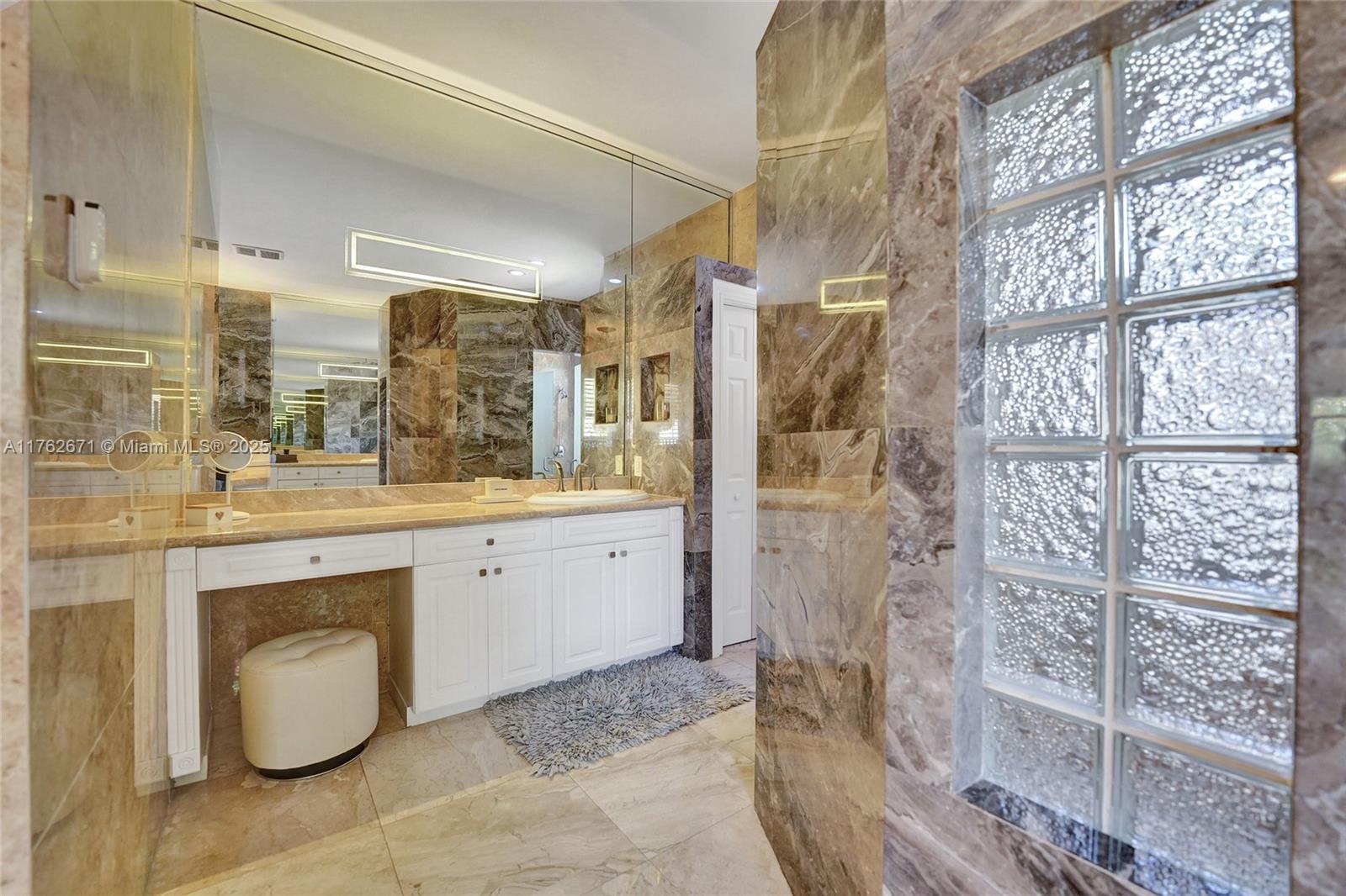 2481 Provence Cir