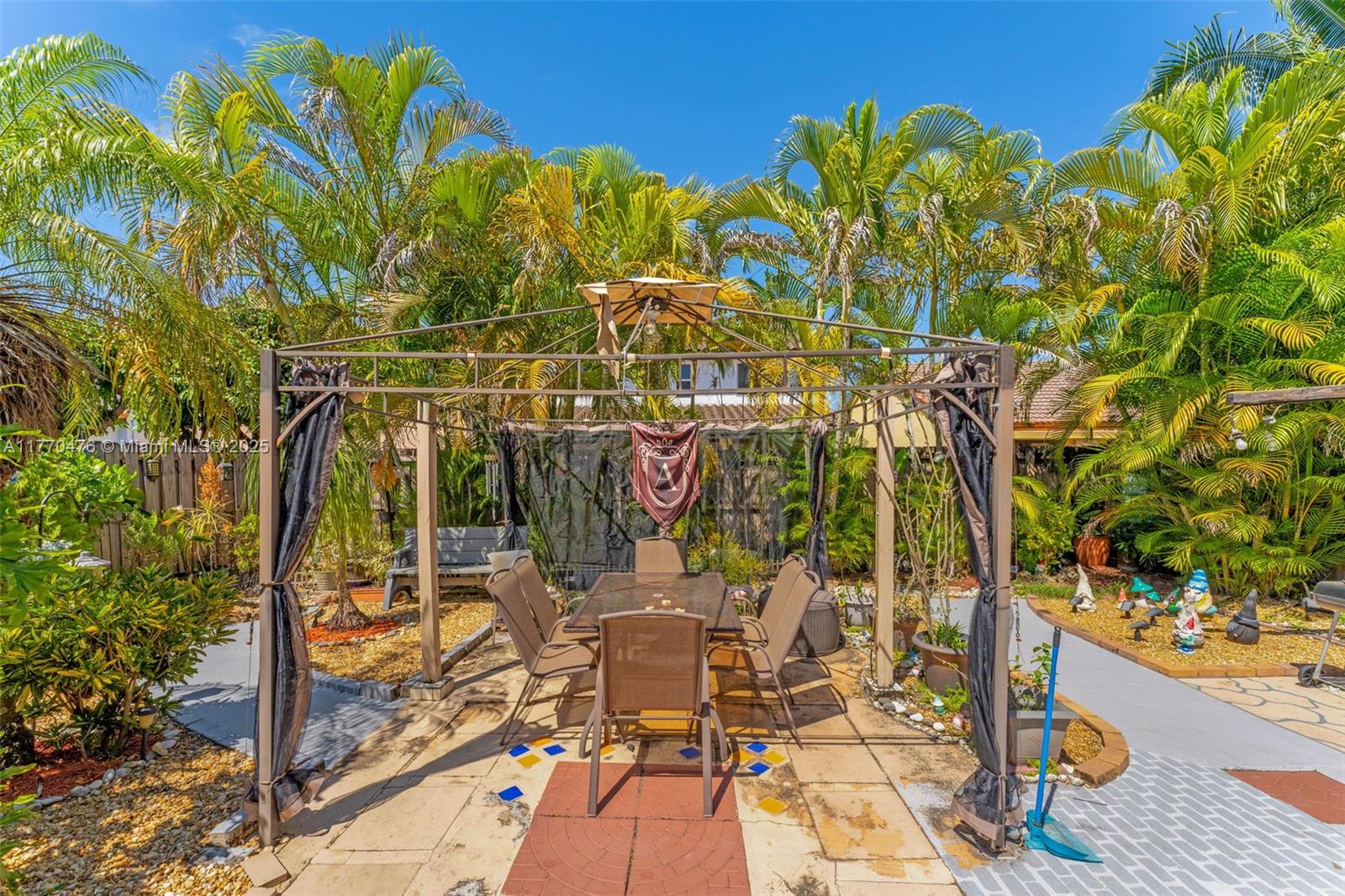 15157 SW 95th St
