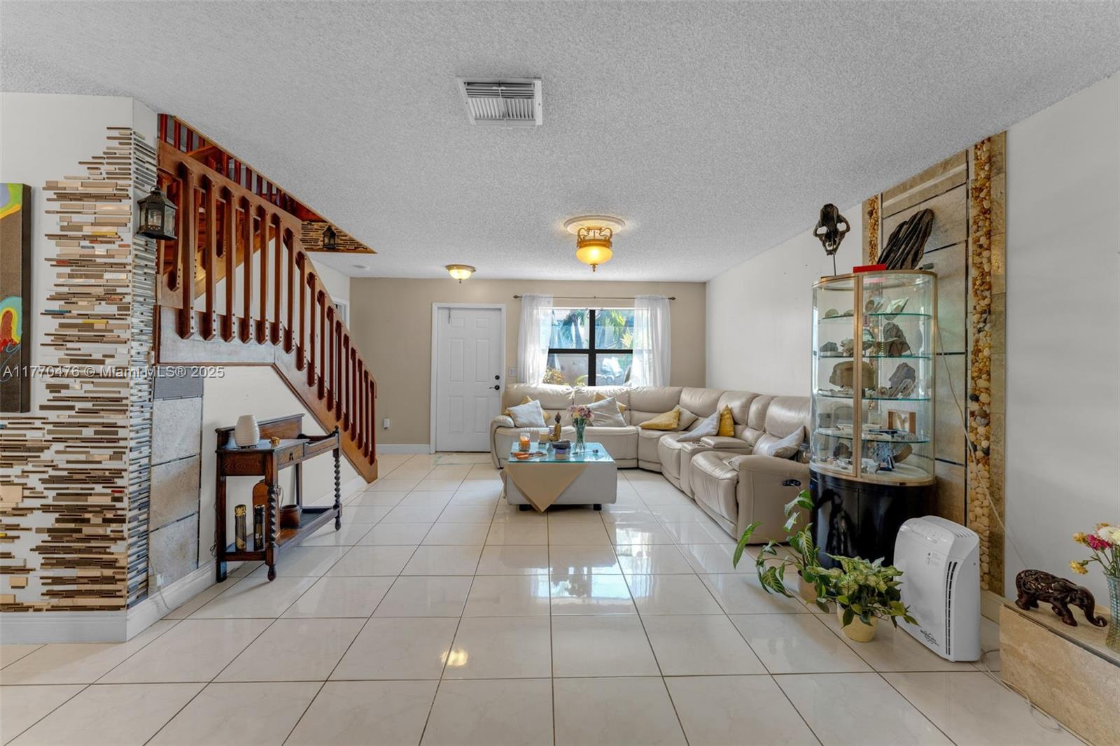 15157 SW 95th St