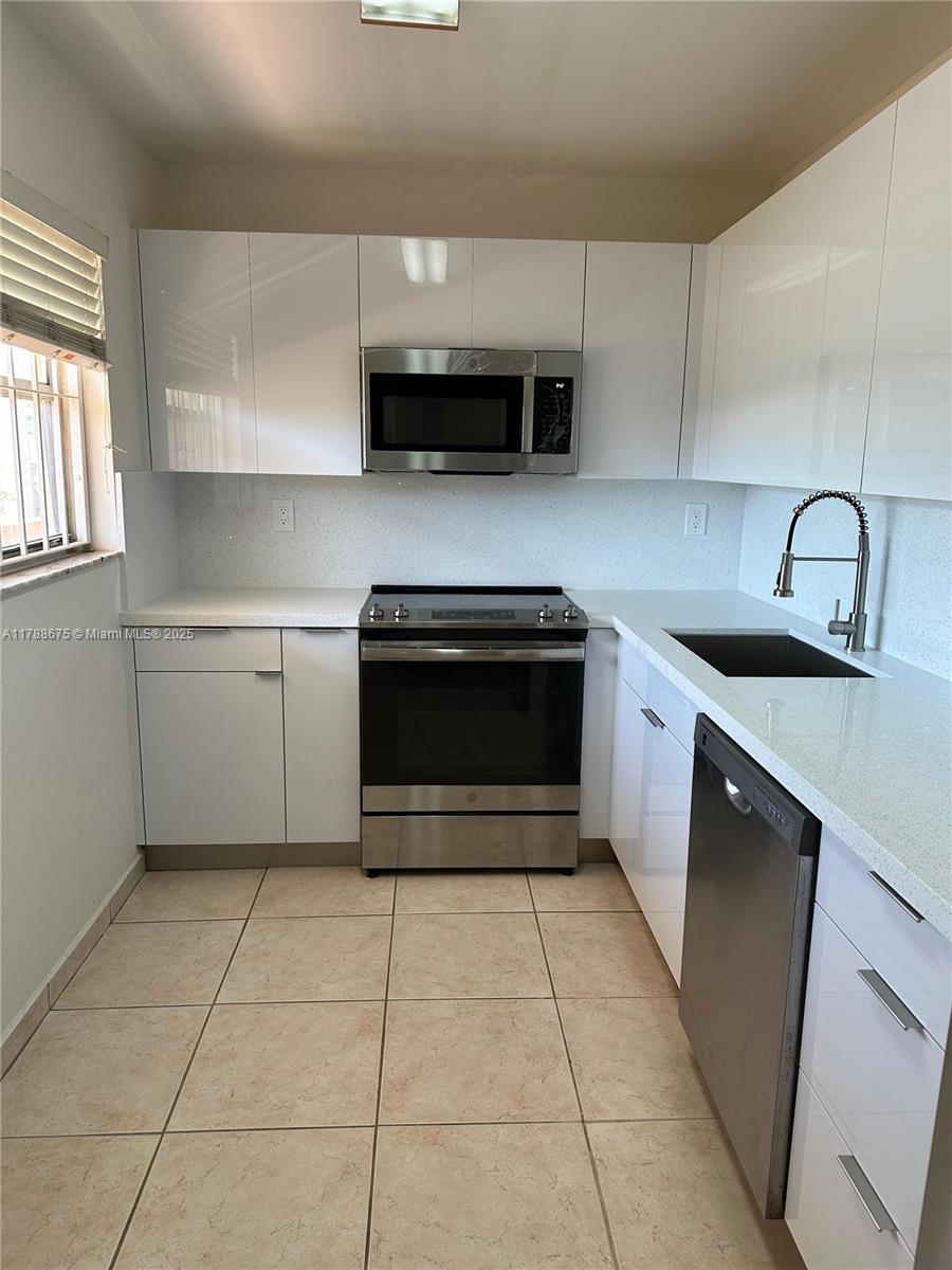 9170 Fontainebleau Blvd # 405