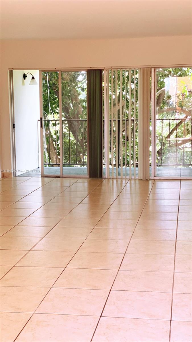9170 Fontainebleau Blvd # 405