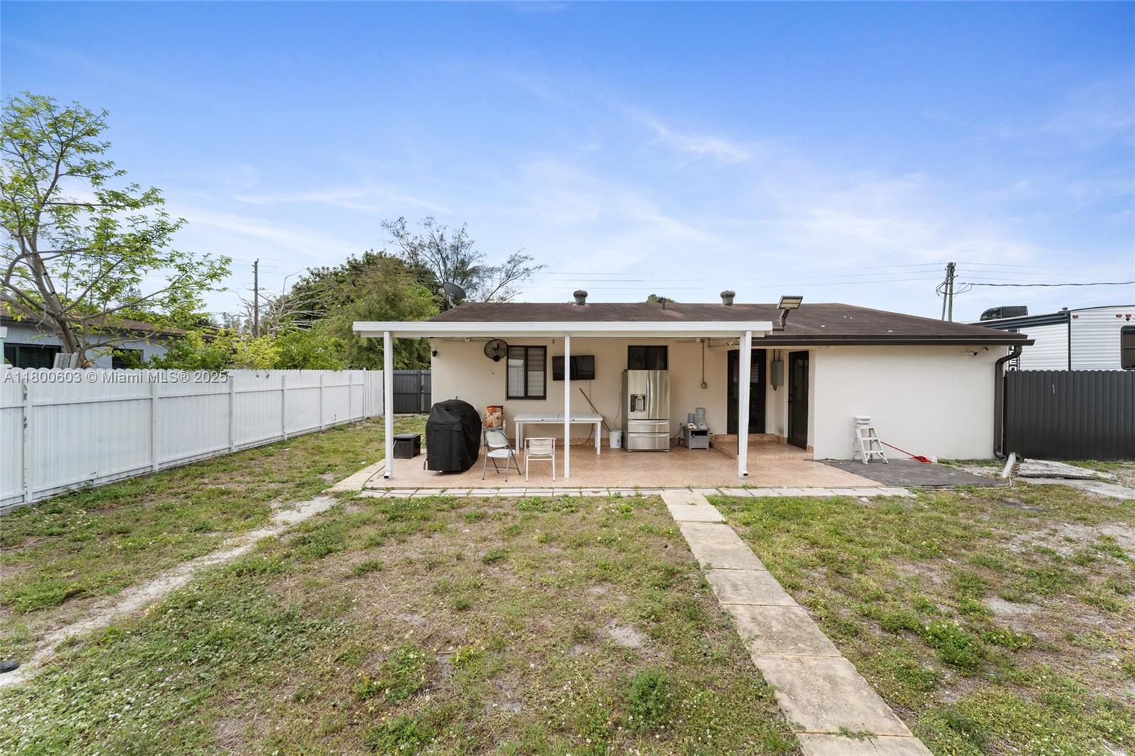 915 Atlantic Ave, Opa-Locka