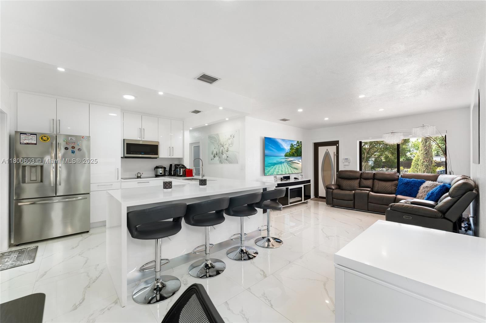 915 Atlantic Ave, Opa-Locka