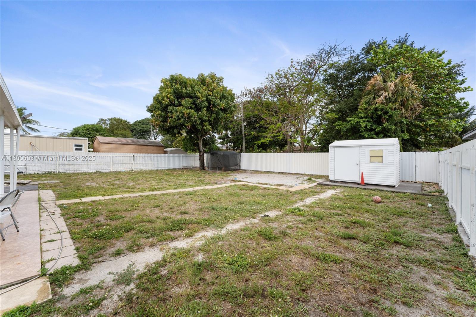 915 Atlantic Ave, Opa-Locka