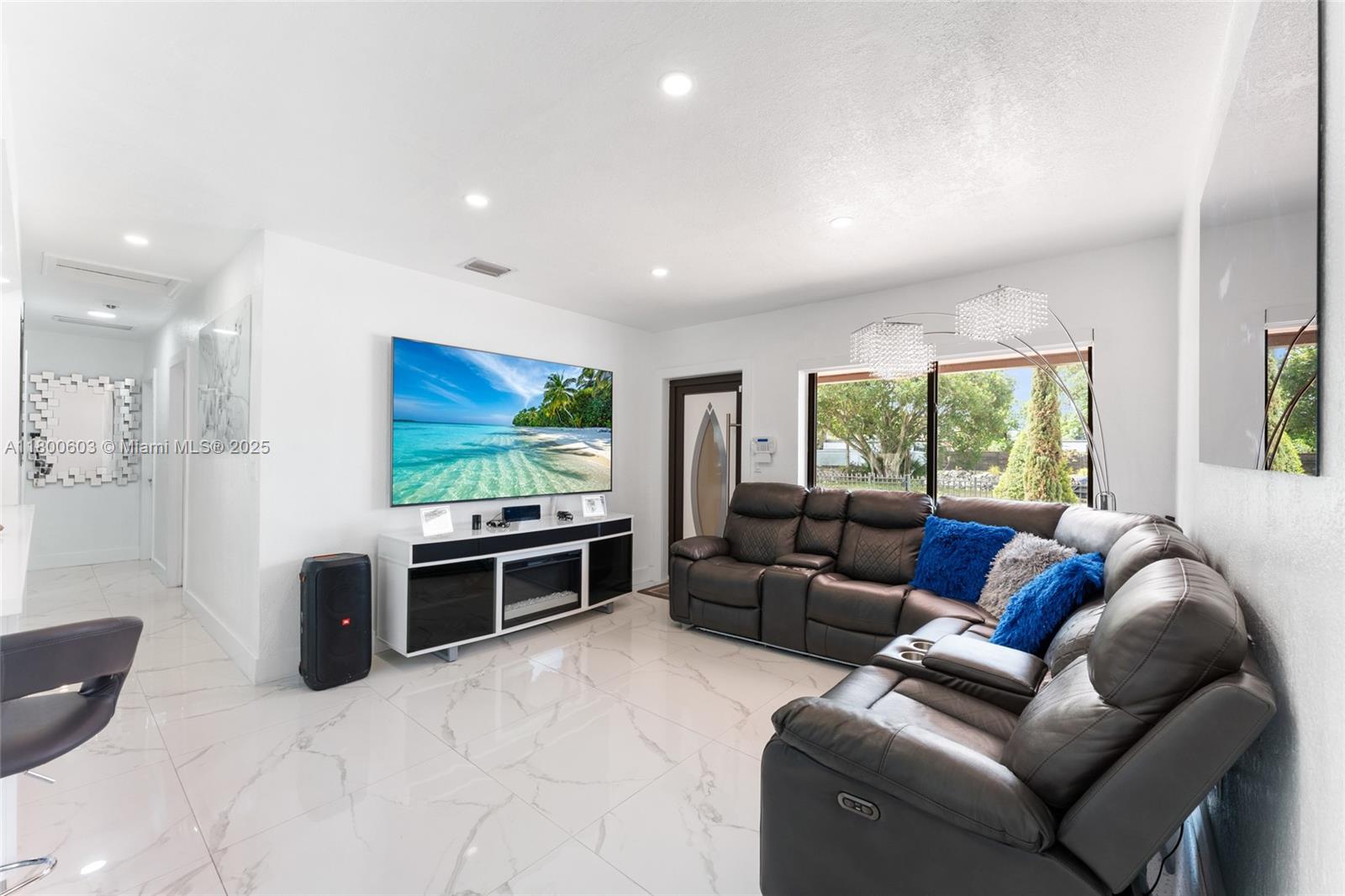 915 Atlantic Ave, Opa-Locka