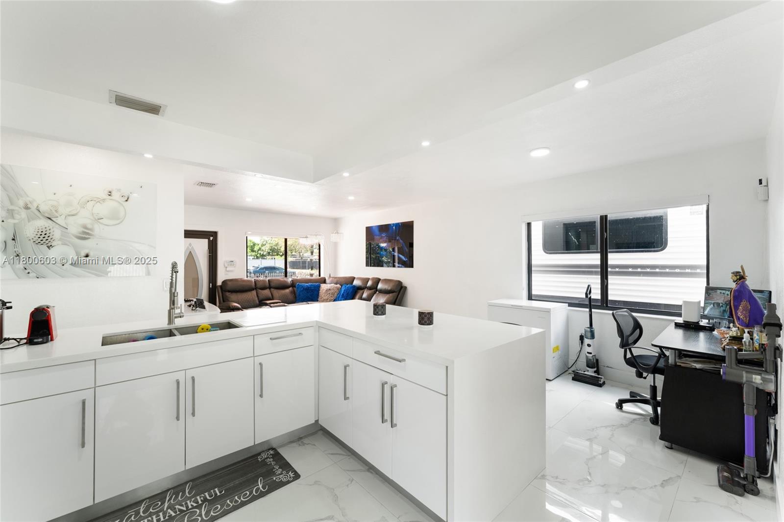 915 Atlantic Ave, Opa-Locka