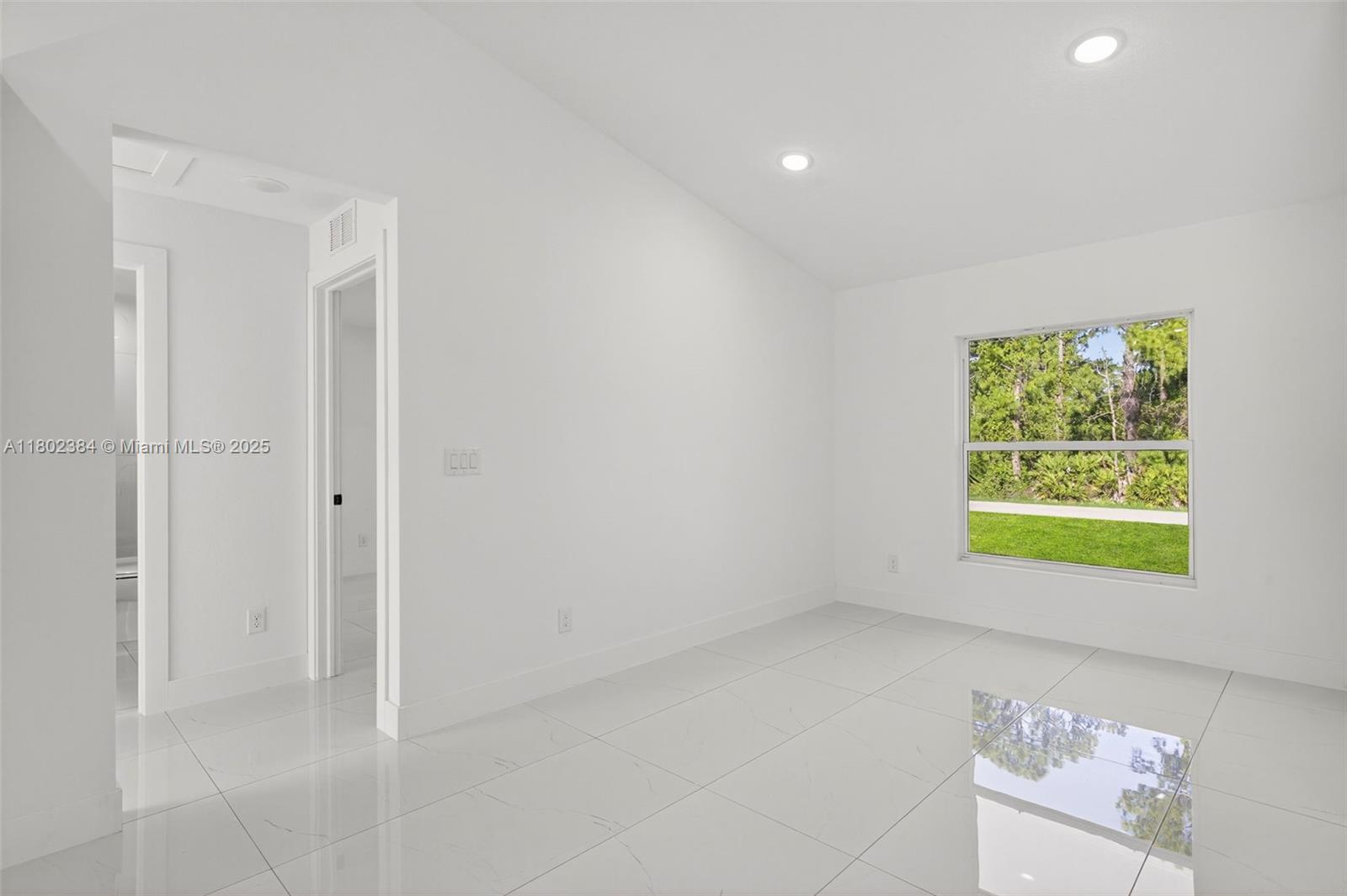 1108 Henry Ave