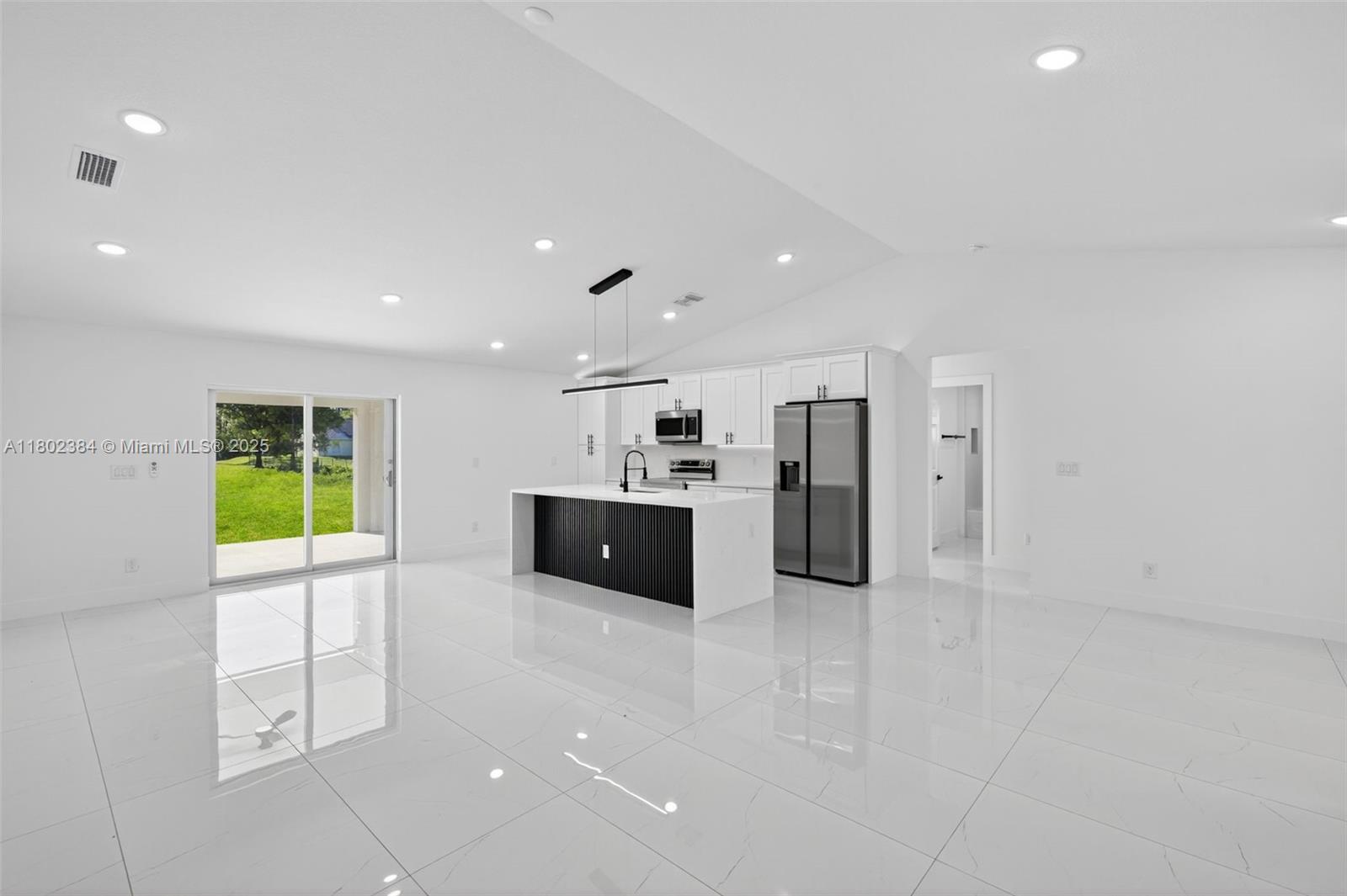 1108 Henry Ave