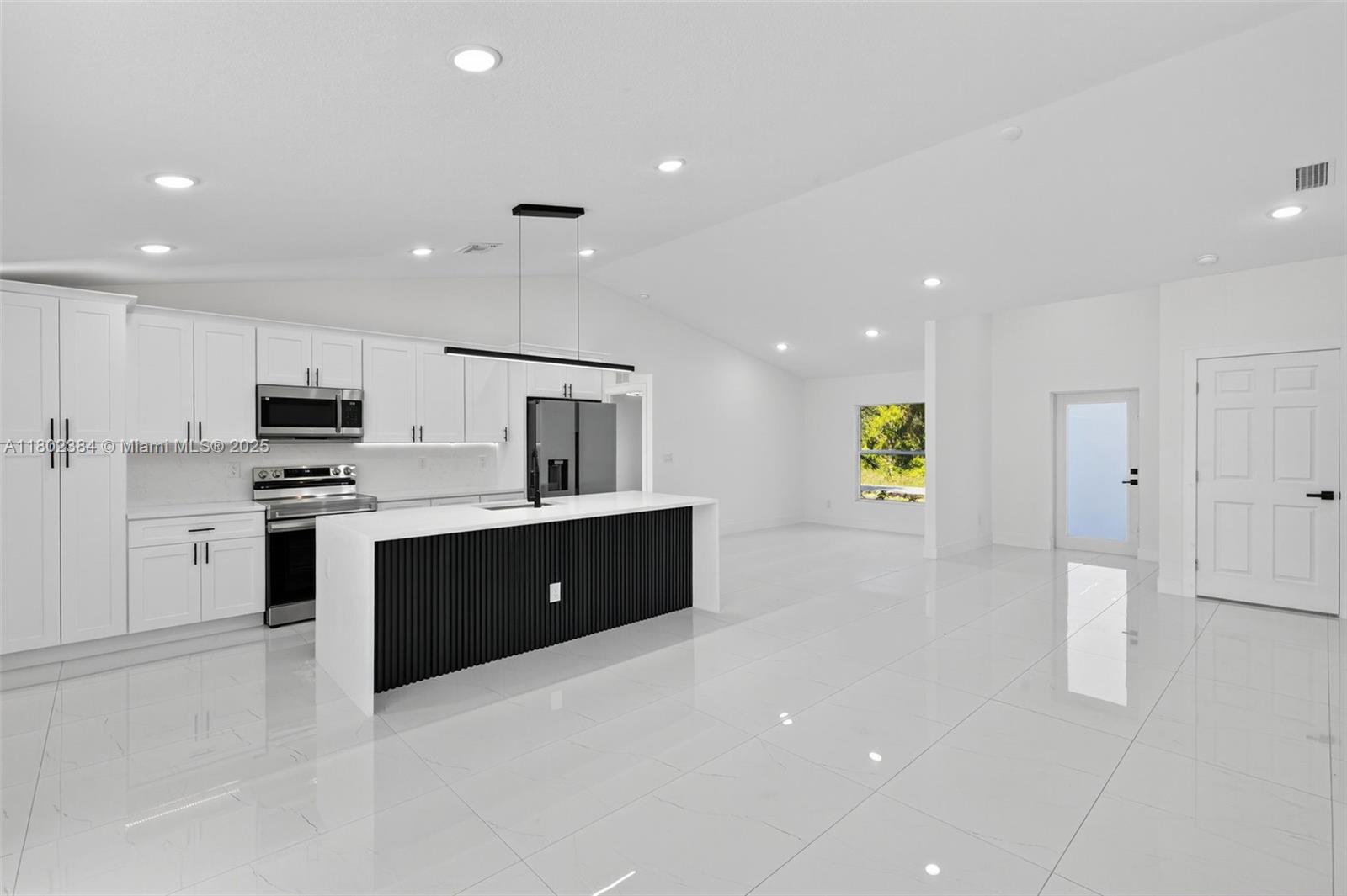 1108 Henry Ave