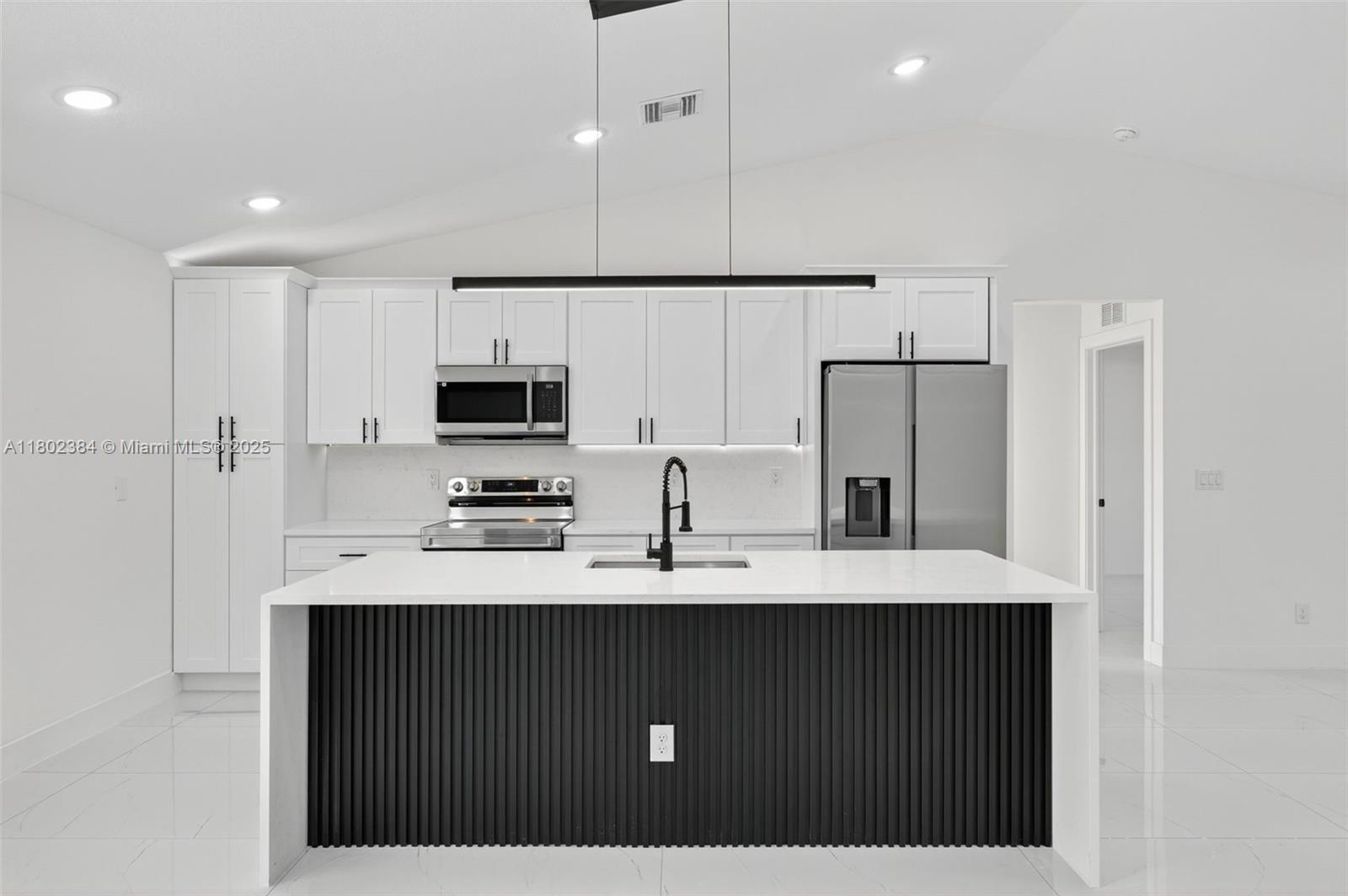 1108 Henry Ave