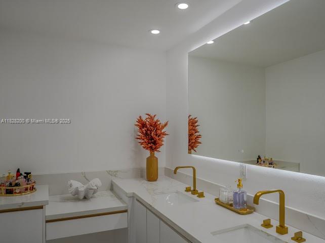 40 W 63rd St