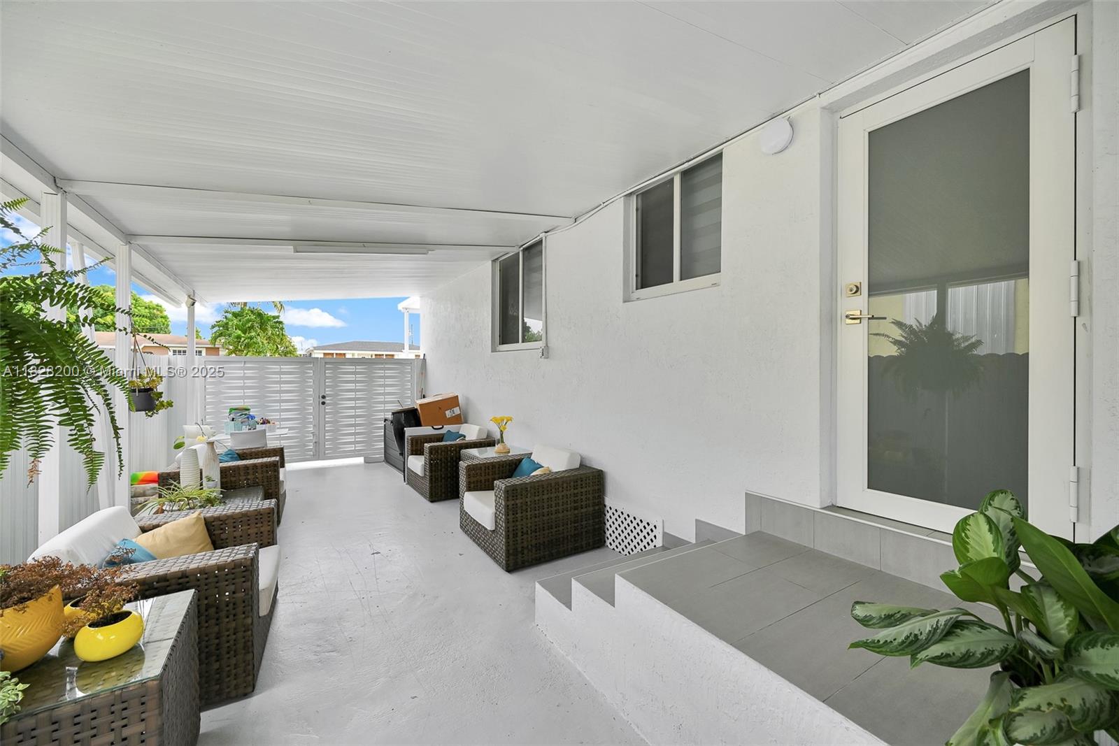 40 W 63rd St