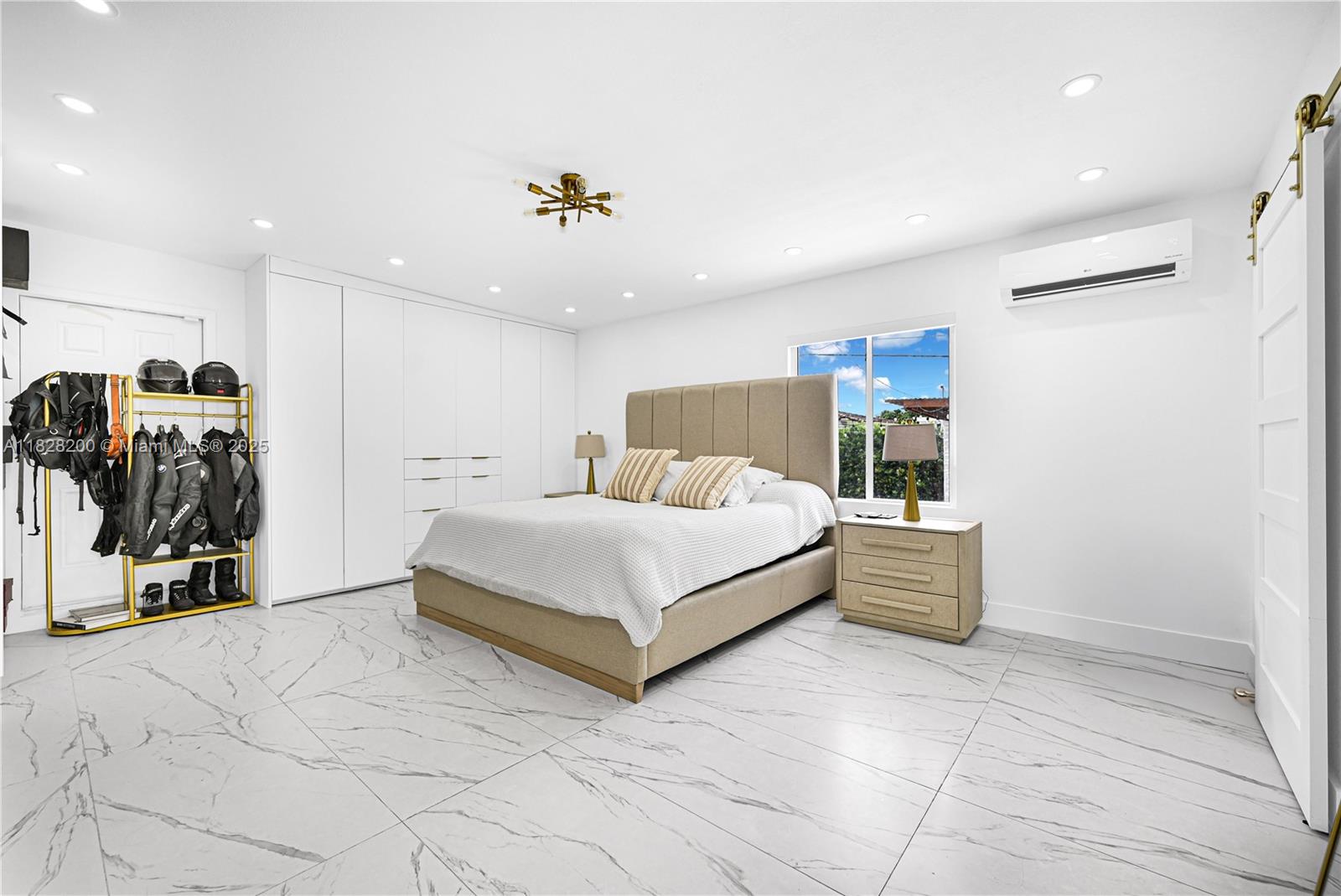 40 W 63rd St
