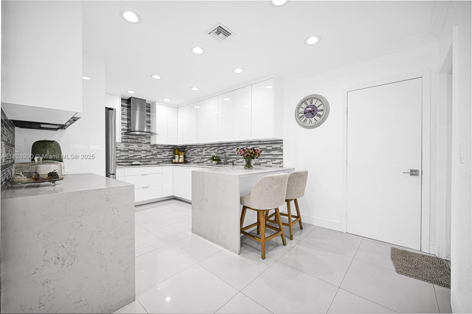 40 W 63rd St