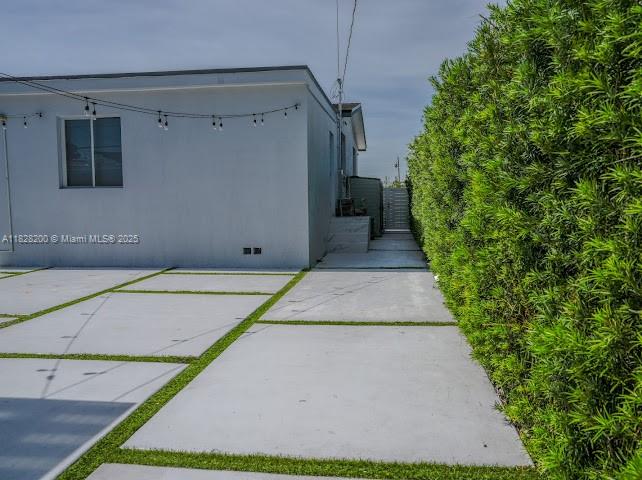 40 W 63rd St