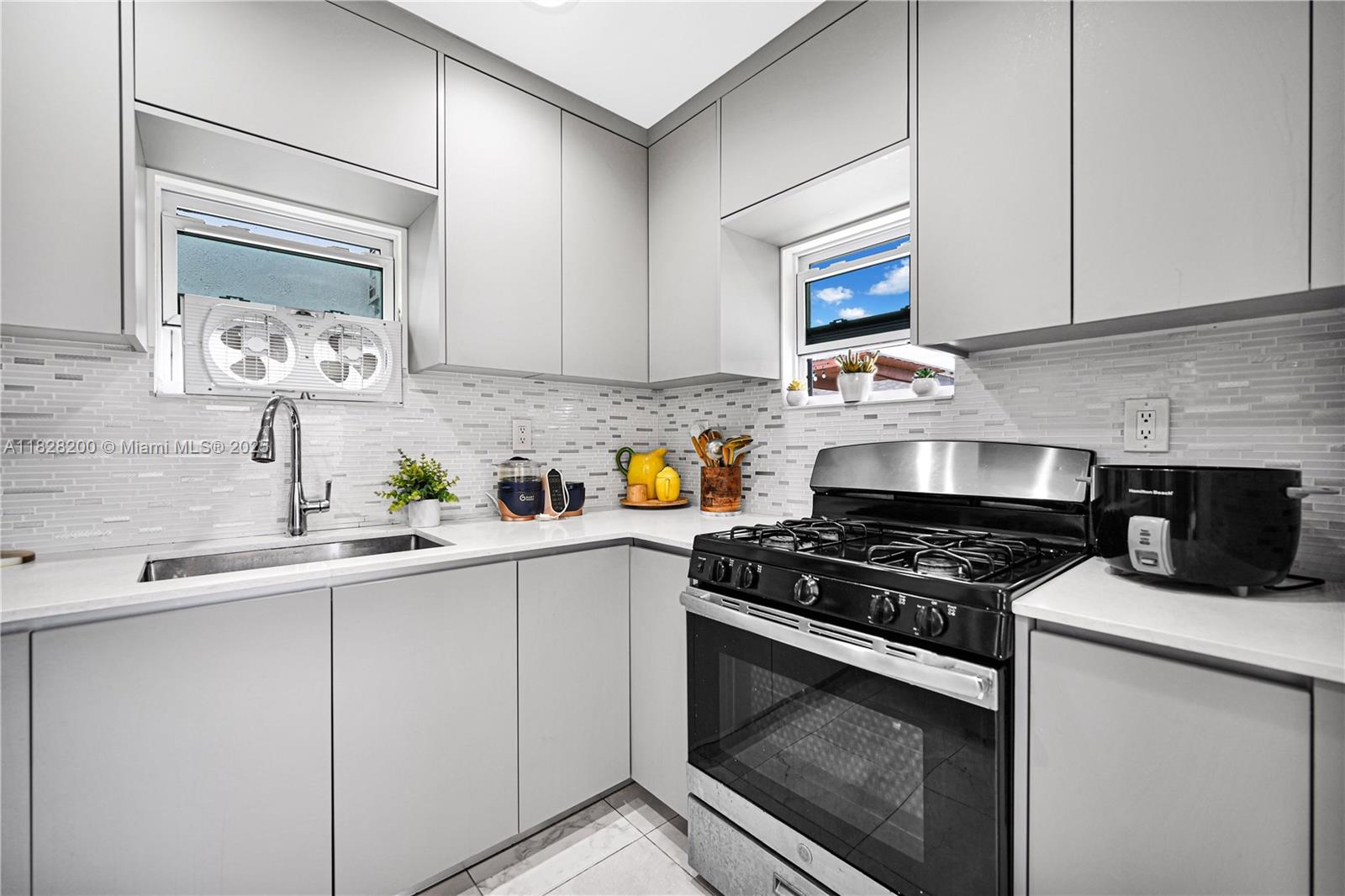 40 W 63rd St