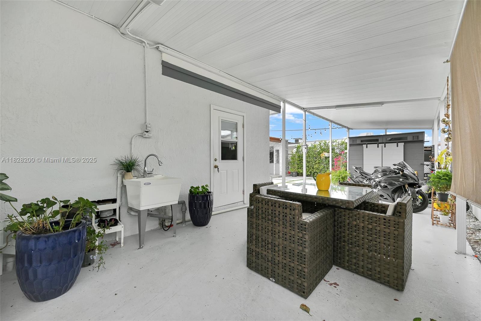 40 W 63rd St