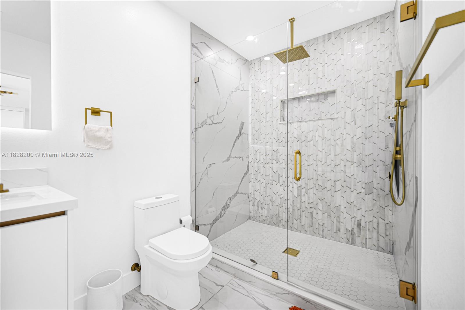 40 W 63rd St