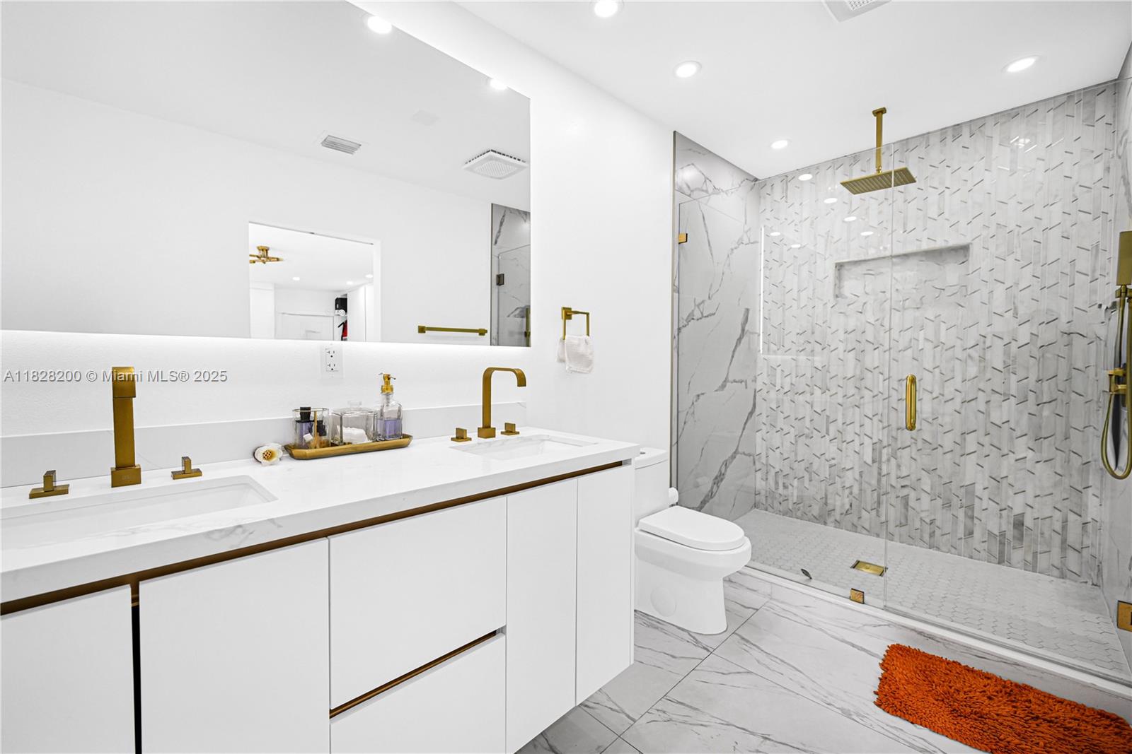 40 W 63rd St