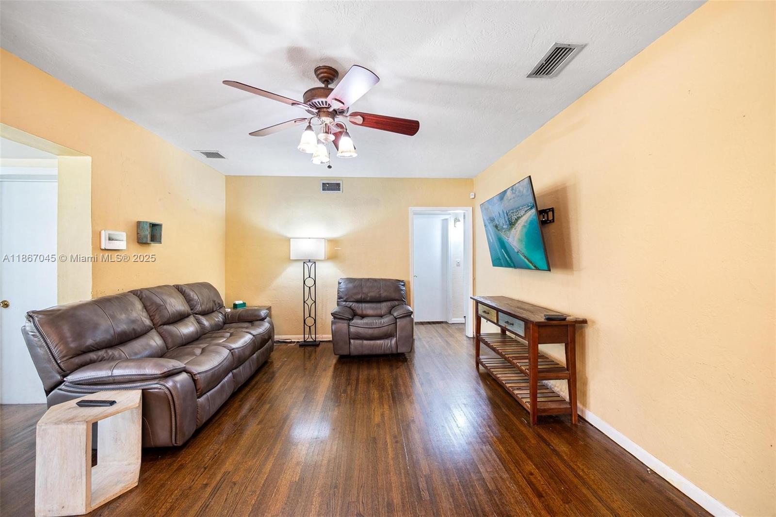 600 Oriole Ave
