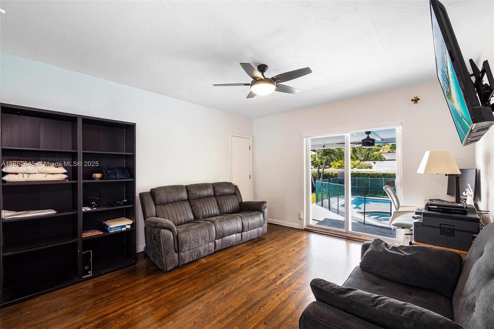 600 Oriole Ave