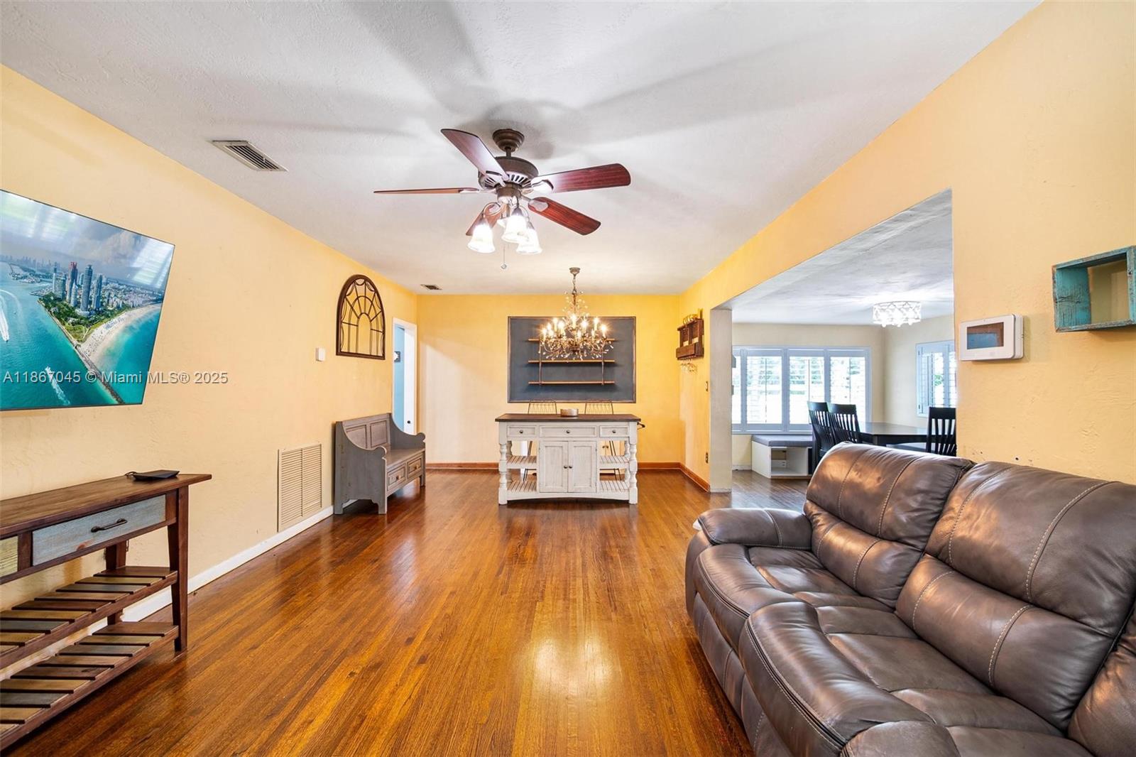 600 Oriole Ave