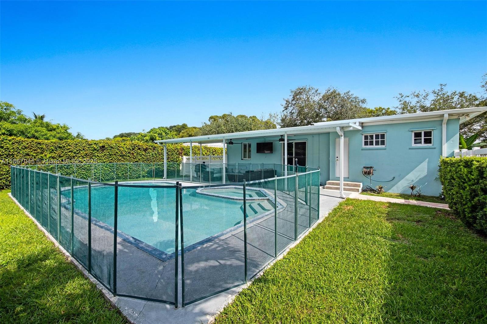 600 Oriole Ave
