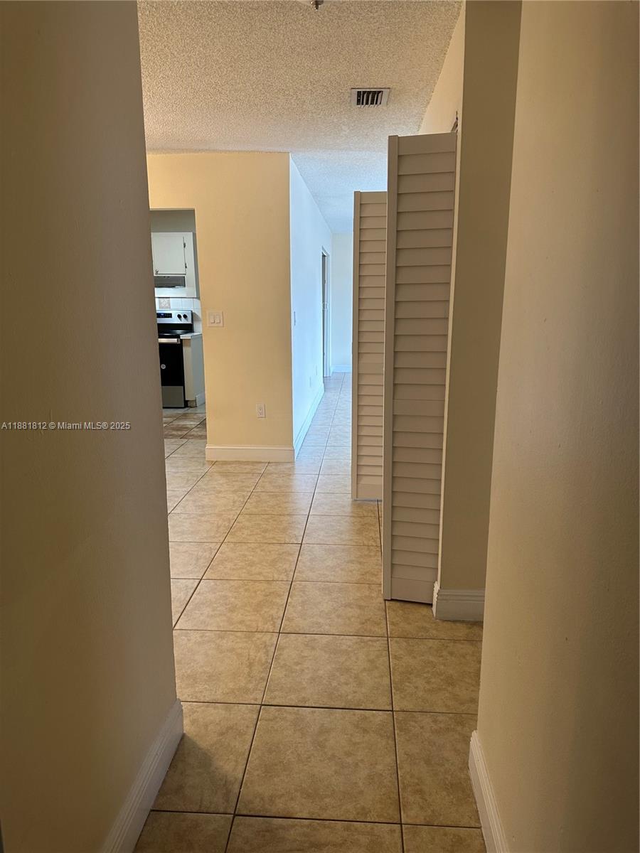 535 W 79th Pl