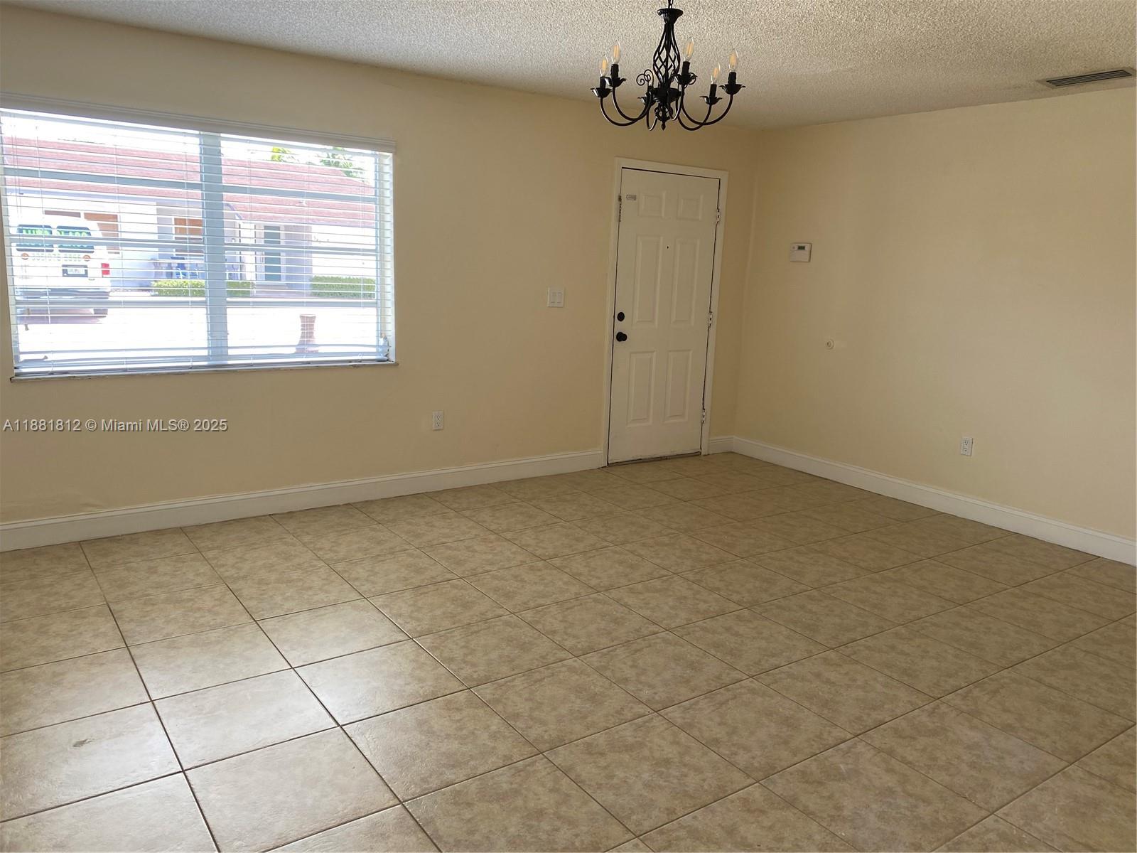 535 W 79th Pl