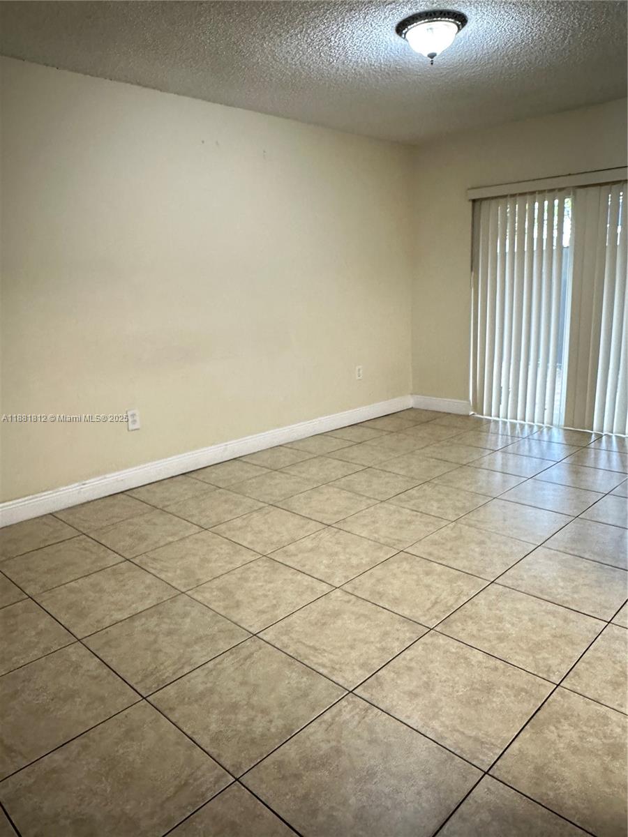 535 W 79th Pl