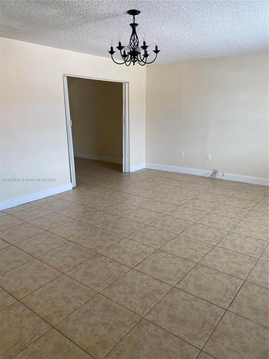 535 W 79th Pl
