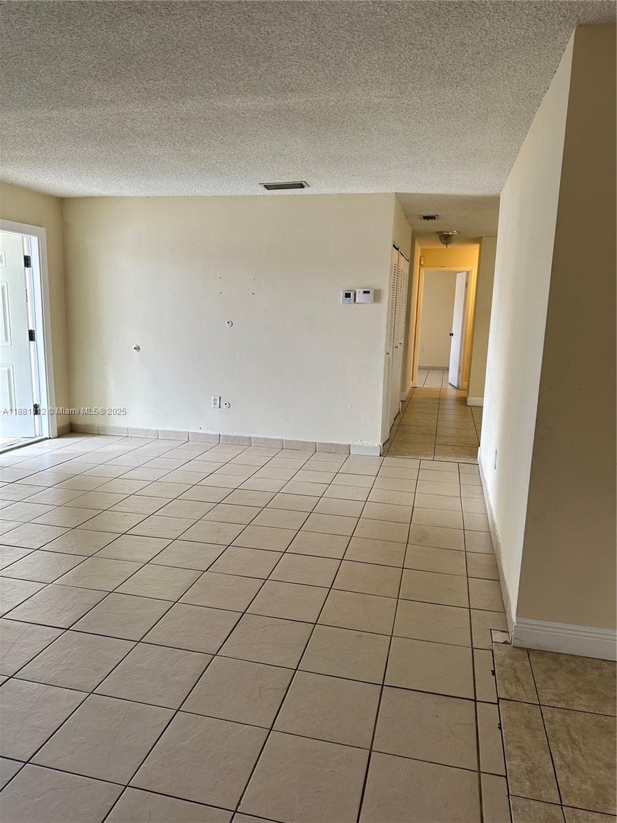 535 W 79th Pl